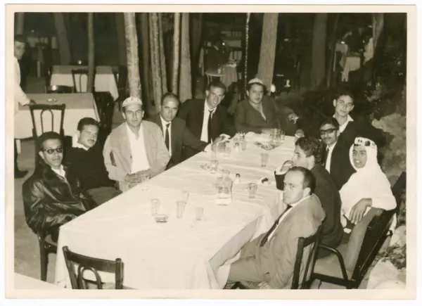 أبث عن صديقي